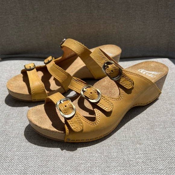 Women’s Dansko Wedge Sandals Leather Slide Shoes 3 Buckle Comfort Size 37 - Picture 2 of 14